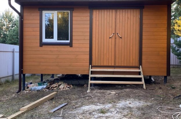 Устанавливаем двери и окна